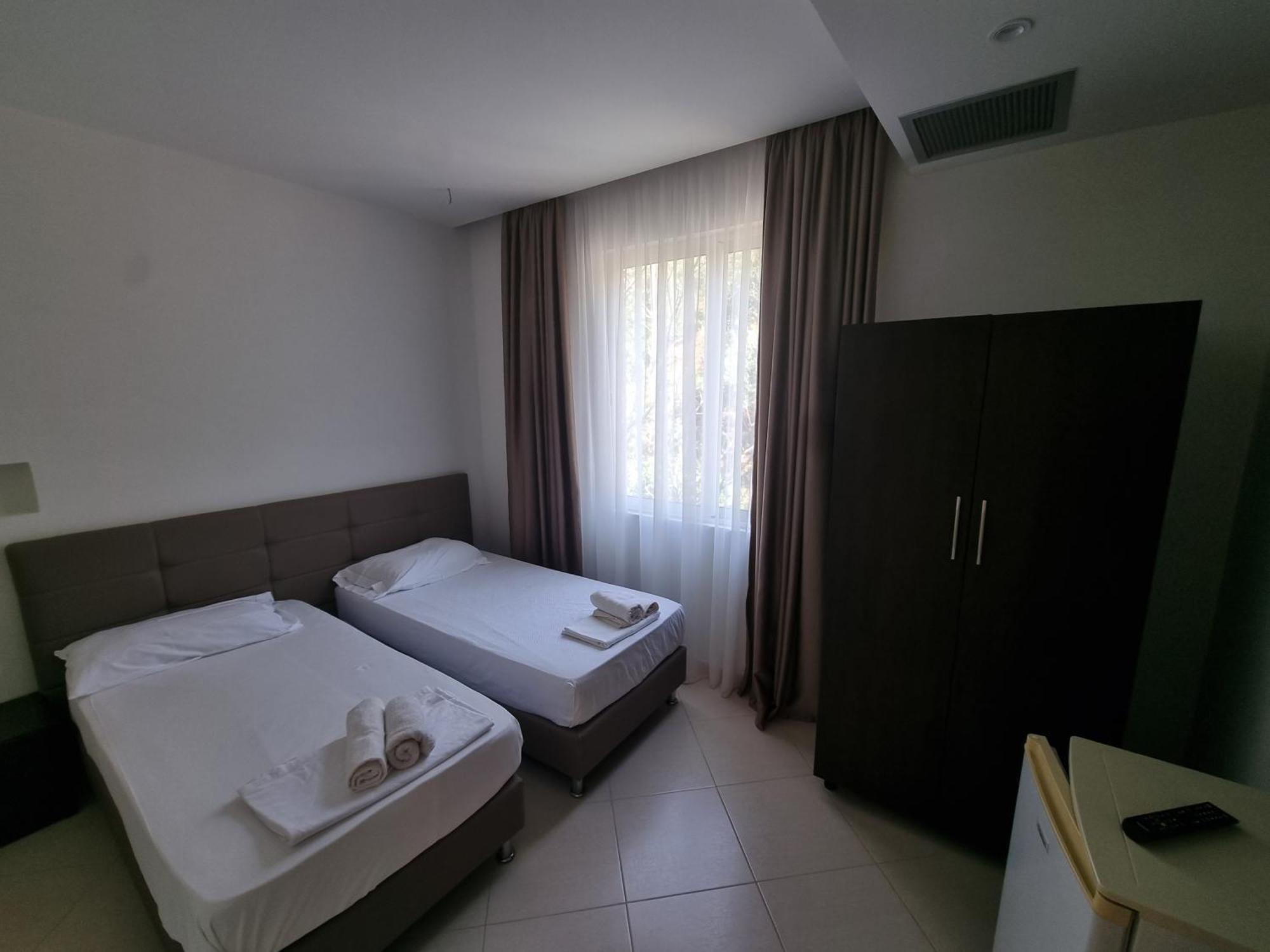 Hotel Ble Ble Влёра Экстерьер фото
