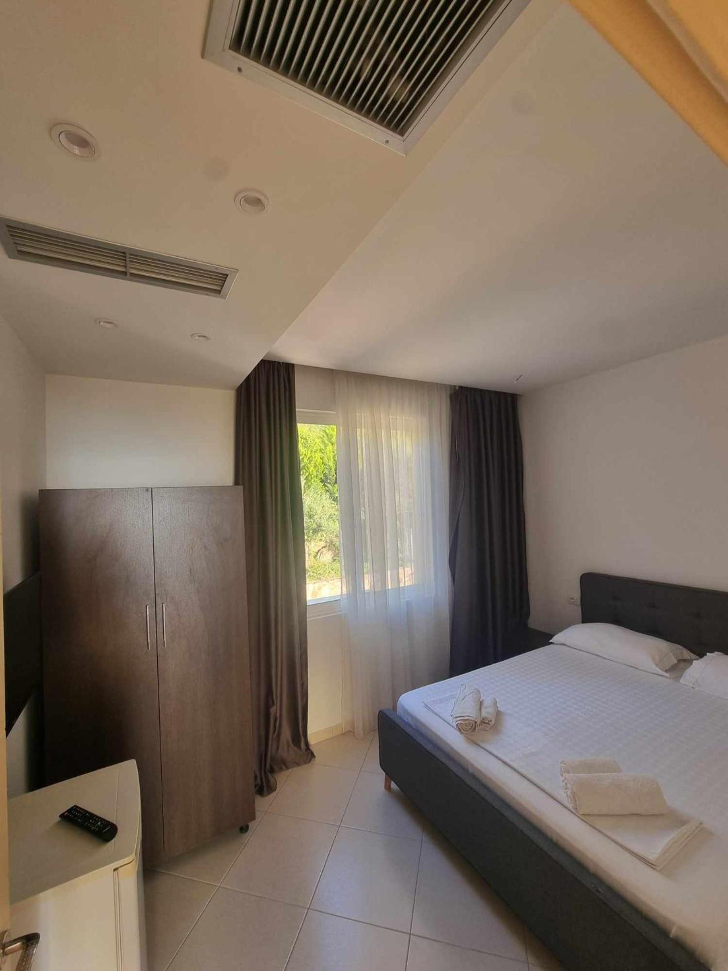 Hotel Ble Ble Влёра Экстерьер фото