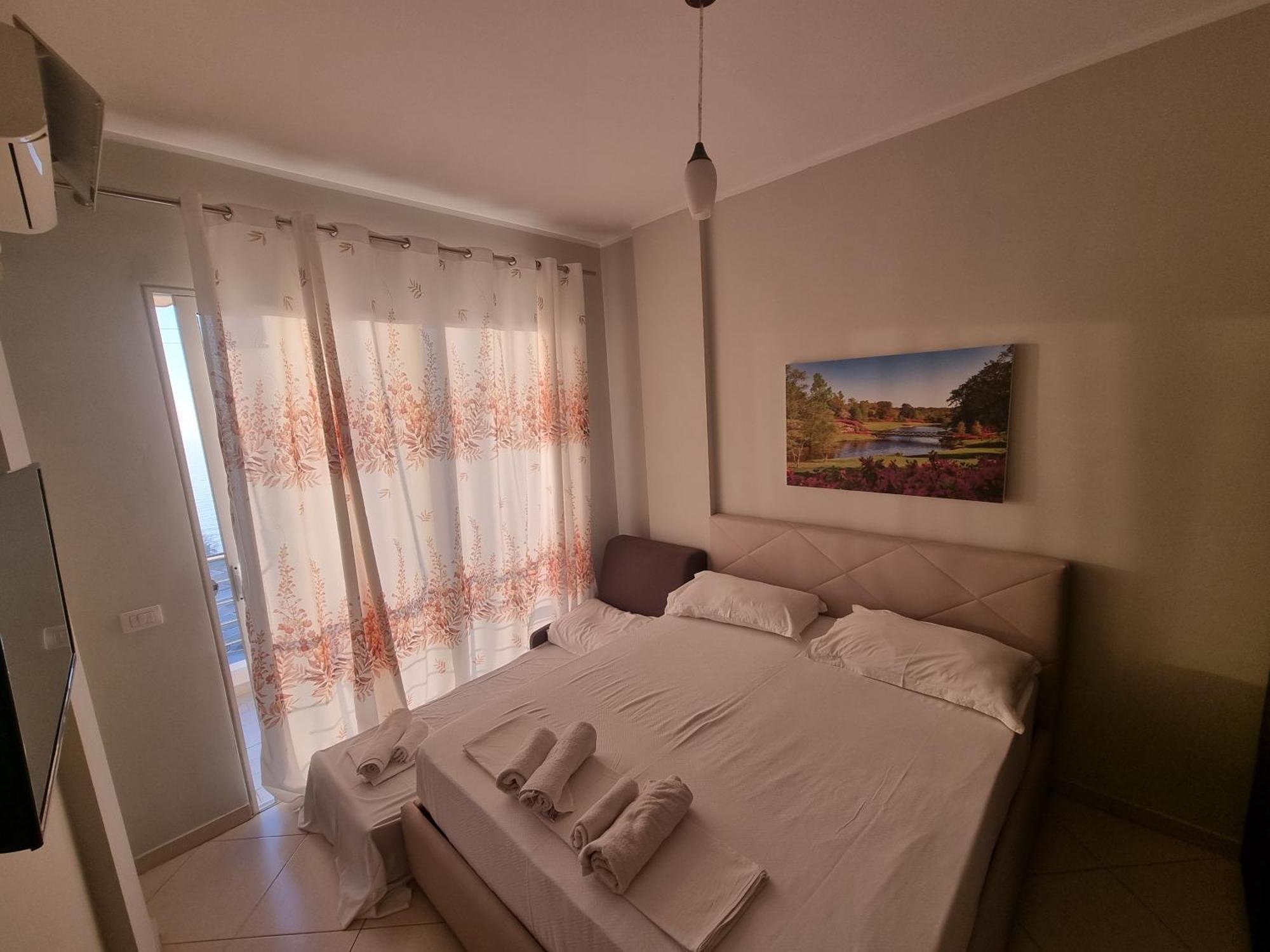 Hotel Ble Ble Влёра Экстерьер фото