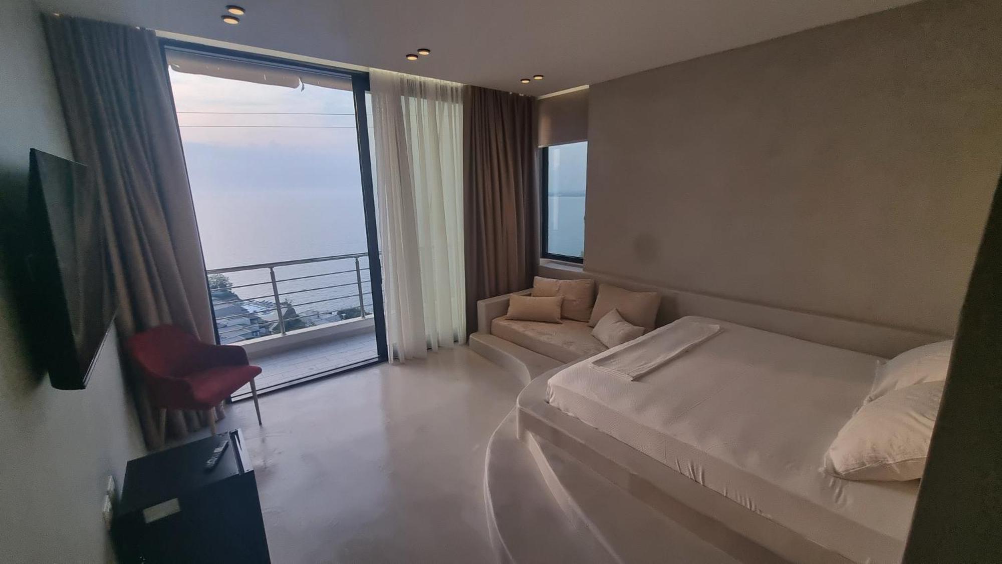 Hotel Ble Ble Влёра Экстерьер фото